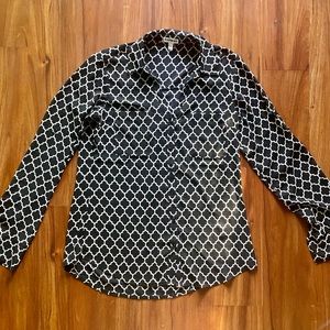 New EXPRESS womens long sleeve slim work/event blouse, black